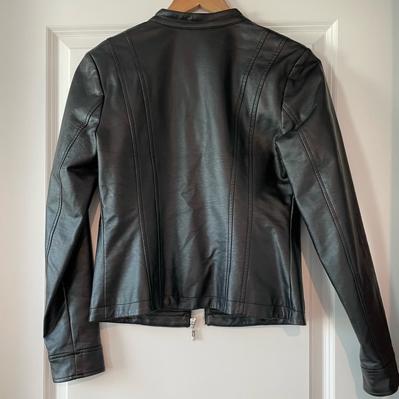 Women’s Guess Black Leather Jacket size Small - Picture 2 of 3